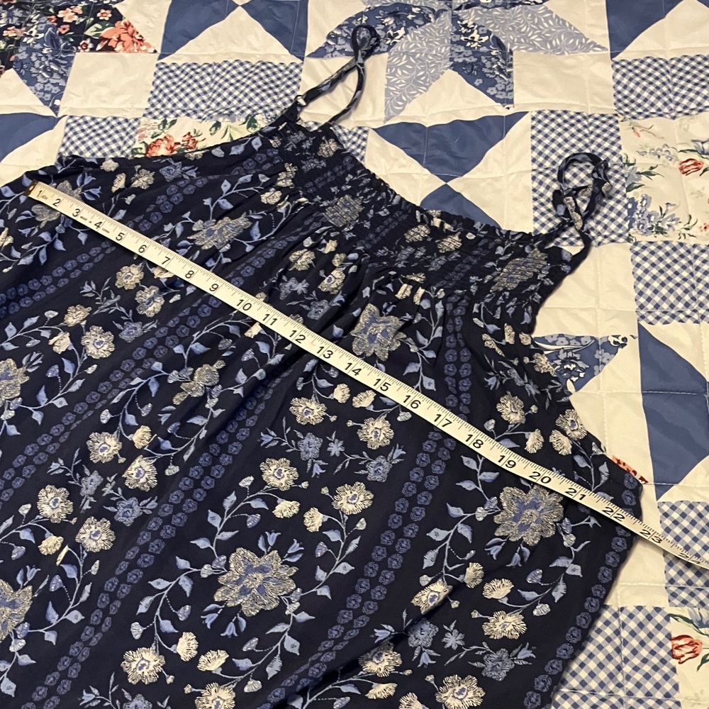 Old Navy Blue Floral Tank Top - Picture 5 of 6
